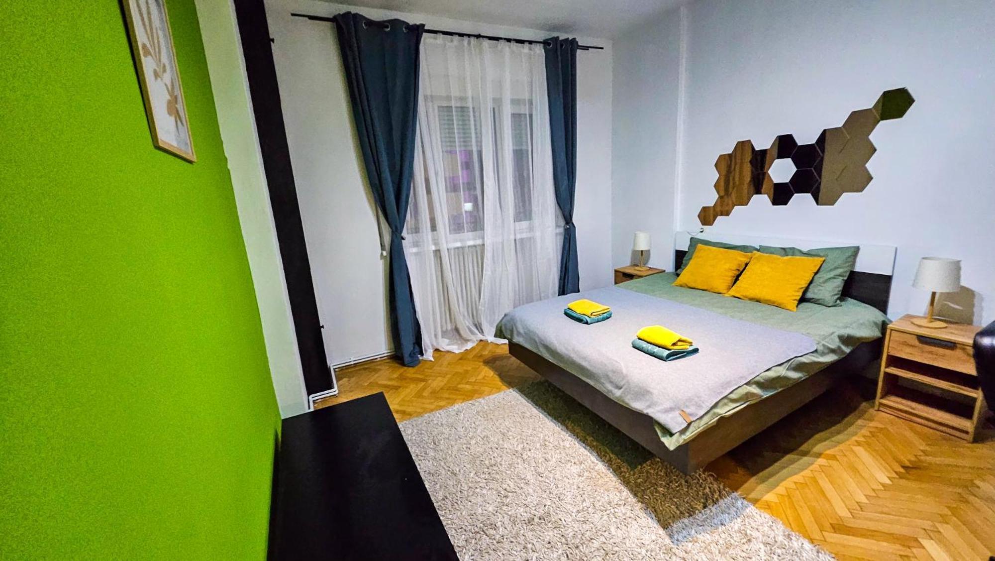 Downtown Tiny Houses Near Cismigiu Gardens Bucharest Exterior photo